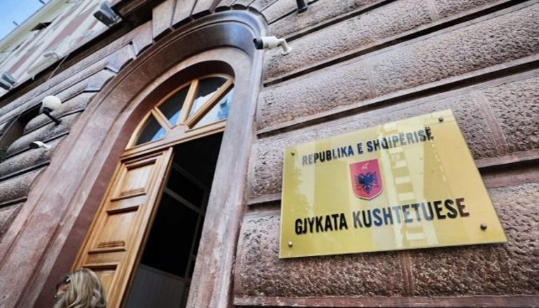 MARRËVESHJA ME ITALINË PËR EMIGRANTËT/ Sot seanca në Kushtetuese! Deputetët e opozitës paraqitën kërkesën për prova të reja