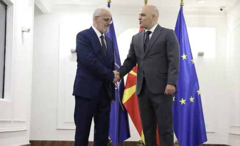 ANALIZA E REL: Xhaferi merr detyrën e kryeministrit teknik të Maqedonisë së Veriut