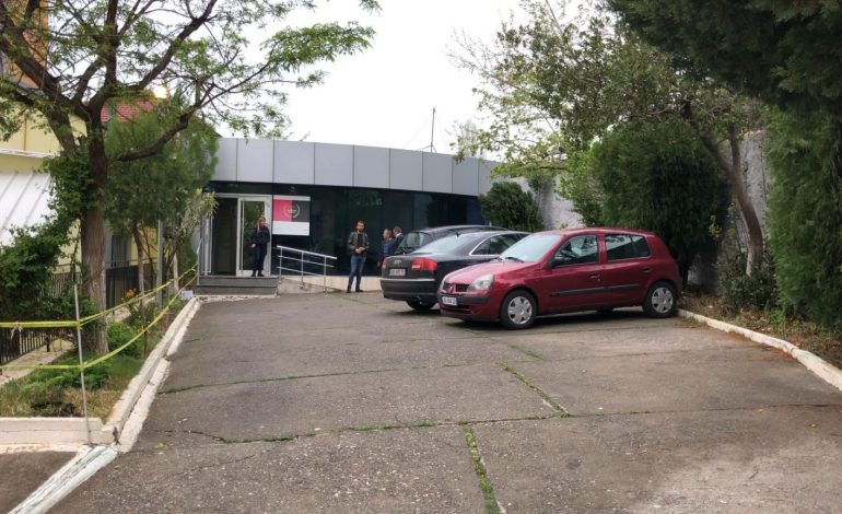 NUK EKZEKUTUAN VENDIMIN PËR KONFISKIMON E PRONËS/ Gjykata e Lezhës vendos për 11 punonjësit e Kadastrës