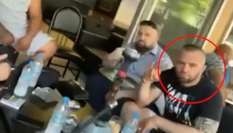 VRAU DELVINJOTIN NË GREQI/ Mediat helene publikojnë videon: Elis Salaj lëviz i lirë