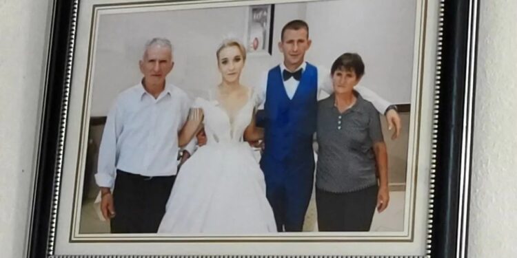 “O MARR ATË, O VETËFLIJOHEM”/ Flet babai i 14 vjeçares që u martua me 35 vjeçarin: Ma rrëmbeu, e pranova nga…