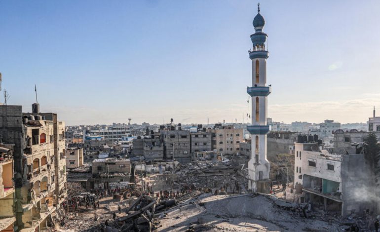 LUFTA/ Vijojnë sulmet brutale në Gaza dhe Rafah, vriten 48 persona, mes tyre gra dhe fëmijë