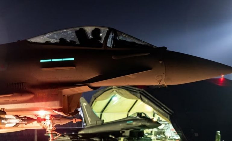 SHBA DHE BRITANIA KUNDËRPËRGJIGJEN/ Godasin 18 objektiva të lëvizjes Houthi në Jemen