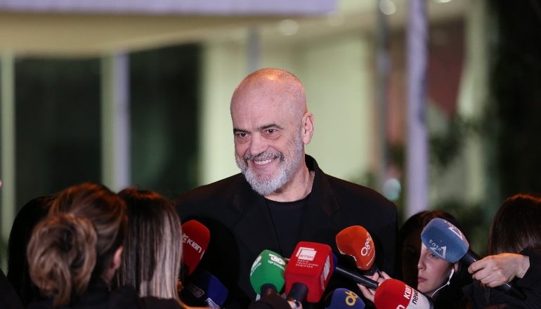 “PATRONAZHISTËT”/ Rama-gazetarëve: Janë aktivë gjithë kohën, edhe kur ju flini
