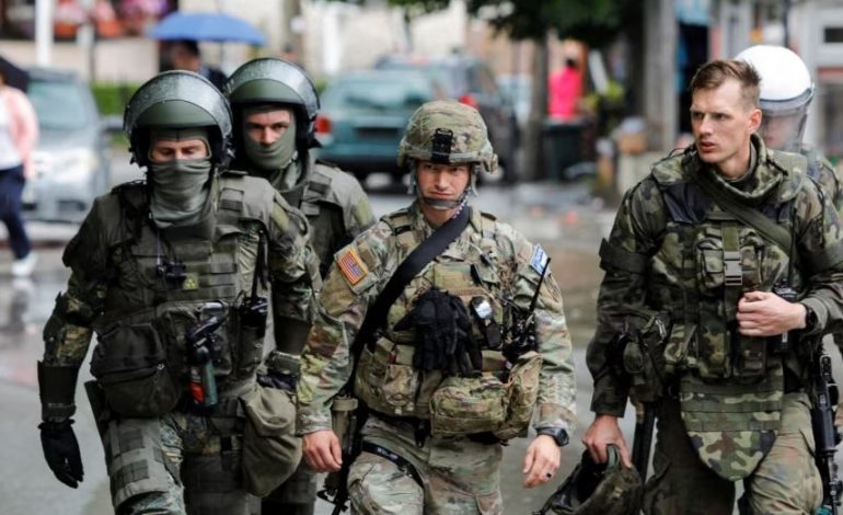 PAS TENSIONEVE/ KFOR largohet nga ndërtesat komunale në veri të Kosovës, ja si paraqitet situata