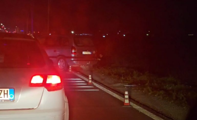 AKSIDENT I TREFISHTË NË RINAS/ Bllokohet rruga e aeroportit