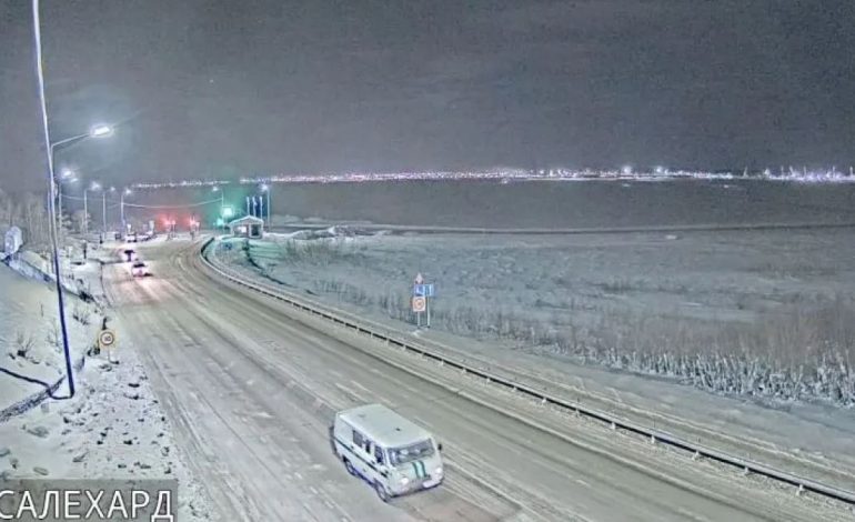 VAZHDON MISTERI/ Dalin pamjet, ja dyshimet se si mund të jetë transportuar trupi i Navalny-t nga burgu drejt…