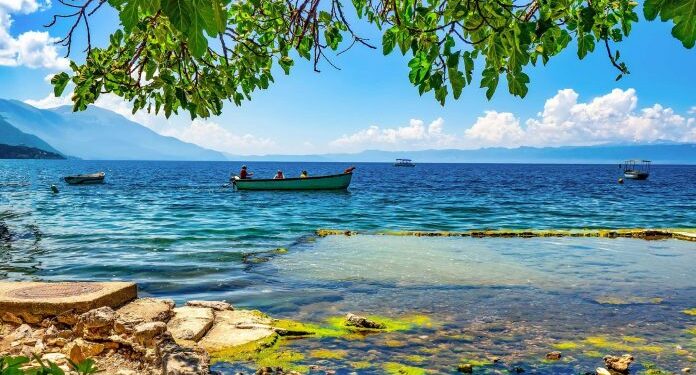 “JEHONË” TURIZMIT/ “Air Info”: Liqeni i Ohrit destinacion i paharrueshëm për adhuruesit e natyrës