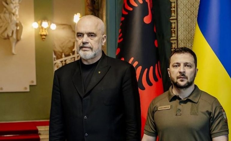 “RAMA, MIK I PAKOMPROMIS I UKRAINËS”/ Zelensky për vizitën në Tiranë: Në samit do të flasim për rrugën e përbashkët drejt qëllimit euroatlantik