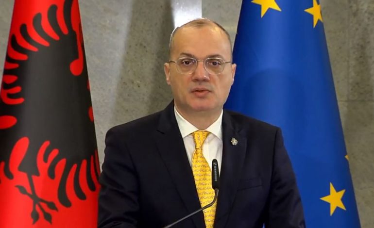 “MBËSHTESIM SOVRANITETIN E UKRAINËS”/ Hasani në krah të homologut Kuleba: Po punojmë për hapjen e ambasadës shqiptare në Kiev