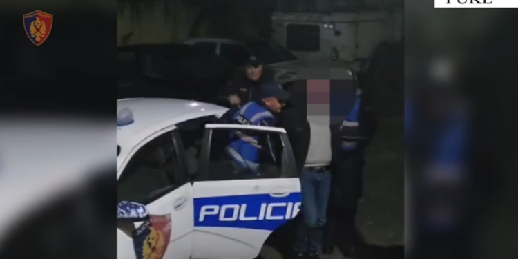 MORI ARMËN DHE SHKOI TË VRISTE FQINJIN/ Parandalohet krimi në Fushë Arrëz, arrestohet autori