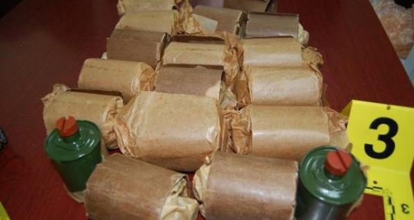 TRITOL NGA KOSOVA DREJT SHQIPËRISË/ Policia e Shtetit jep detaje: Tre të arrestuar dhe dy në kërkim (EMRAT)