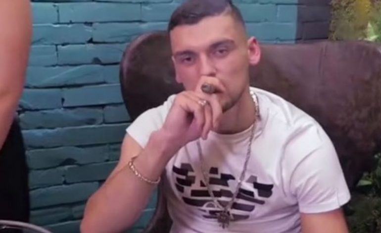POSTON FOTO NGA BURGU/ “Daily Mail” nuk i ndahet shqiptarit: Gangsteri mburet me jetën pas hekurave
