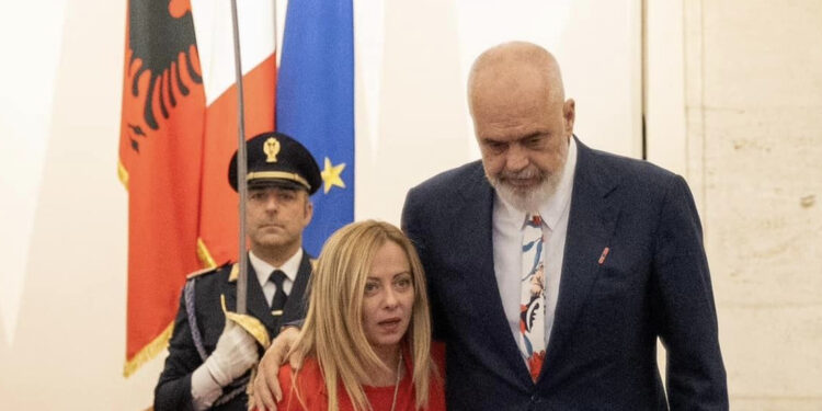 MARRËVESHJA SHQIPËRI-ITALI/ Reuters: Shembulli i parë në Europë