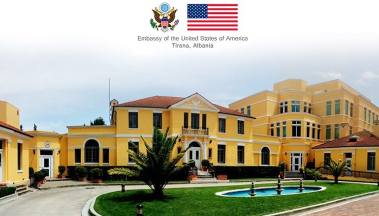 FALSIFIKIM DOKUMENTASH PËR VIZËN/ Ambasada e SHBA thirrje aplikantëve: Dorëzoni vetë aplikimet, mos bini pre e mashtrimeve