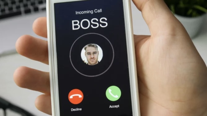 LIGJI BEFASUES NË AUSTRALI/ Dënim për shefat nëse telefonojnë punonjësit pas orarit zyrtar