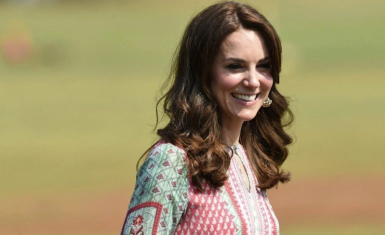 LAJME TË MIRA NGA PALLATI MBRETËROR/ Përmirësohet shëndeti i Kate Middleton, shkon të takojë vjehrrin e saj
