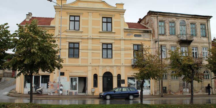 SHTOHET NJË TJETËR FESTË ZYRTARE/ Parlamenti do votojë 22 nëntorin si ‘Dita e Alfabetit’