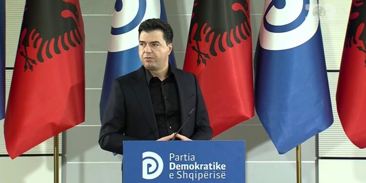 “KANË HUMBUR BUSULLËN”/ Basha sulmon Berishën: Lidershipi i vërtetë i PD janë demokratët