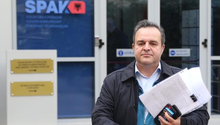 ZBULOHEN 4 AKUZAT PËR MJEKUN EDVIN PRIFTI/ SPAK: Mori para për 7 ndërhyrje në zemër pranë QSUT, i sekuestrohen 1.1 mln euro…
