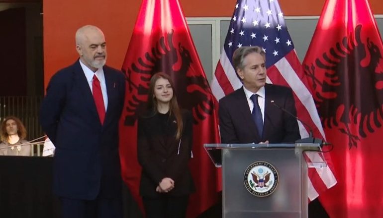 “VITIN E KALUAR SHQIPËRIA KISHTE REKORD TURISTËSH…”/ Batuta e Blinken: Do vij gjatë finaleve të kupës, ndoshta ju ndihmoj