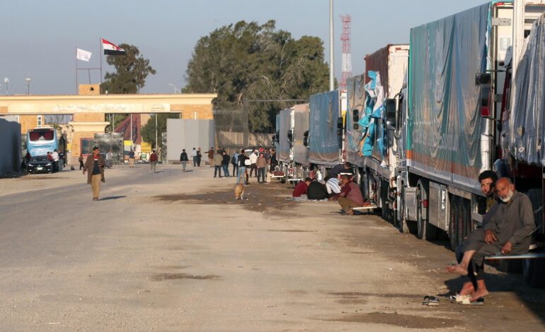 FRIKË NGA EKSODI/ Egjipti ndërton gardh për personat e zhvendosur nga Gaza