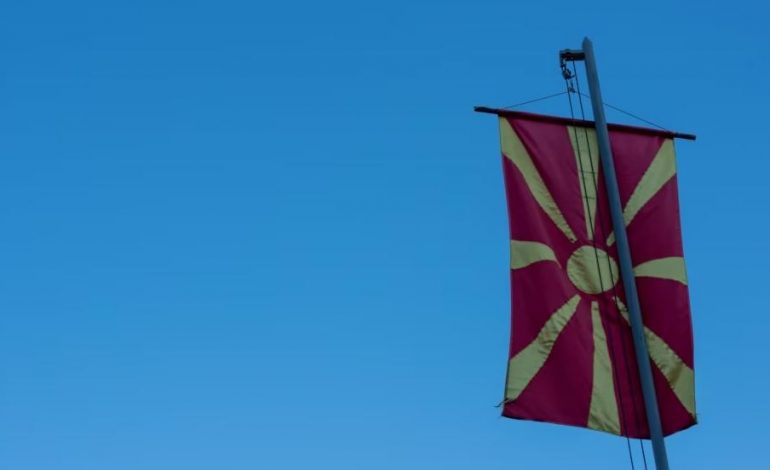 MAQEDONIA E VERIUT NË PRAG TË FUSHATËS PRESIDENCIALE/ VOA: Shqiptarët përfaqësohen me Bujar Osmanin dhe Arben Taravarin