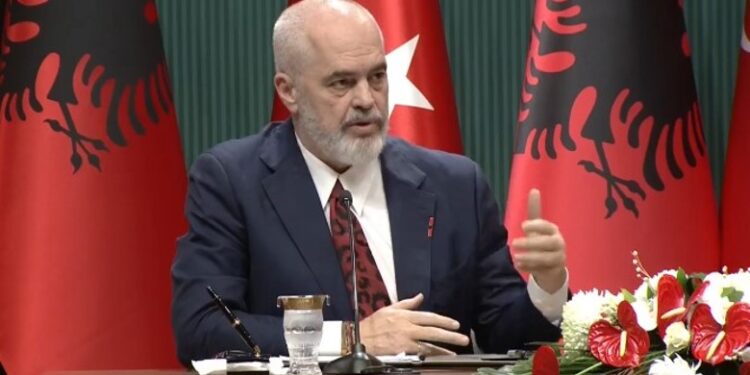 RRITJA ME 30% E NUMRIT TË TURISTËVE TURQ NË SHQIPËRI/ Rama-Erdoganit: Jam i bindur se nuk mërziteni që nuk shkojnë në Antalia