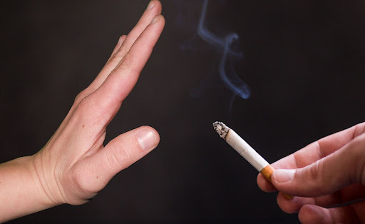 STUDIMI/ Çfarë ndodh me duhanpirësit kur ata e lënë duhanin?