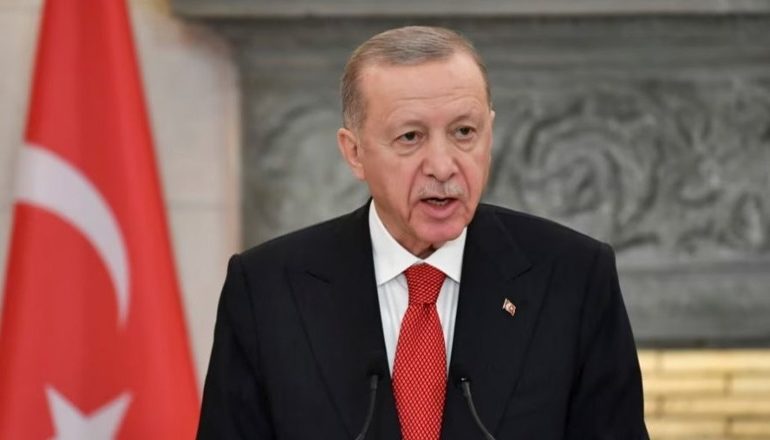 LUFTA/ Erdogan: Drejtuesit e Hamasit i mbështesim, Netanyahu si Hitleri