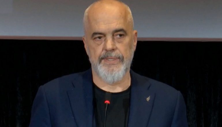 DOKUMENTARI “TIRANA NGA AJRI”/ Rama: Nga rrumpalla e viteve ‘90 tek rrokaqiejt e shekullit të ri