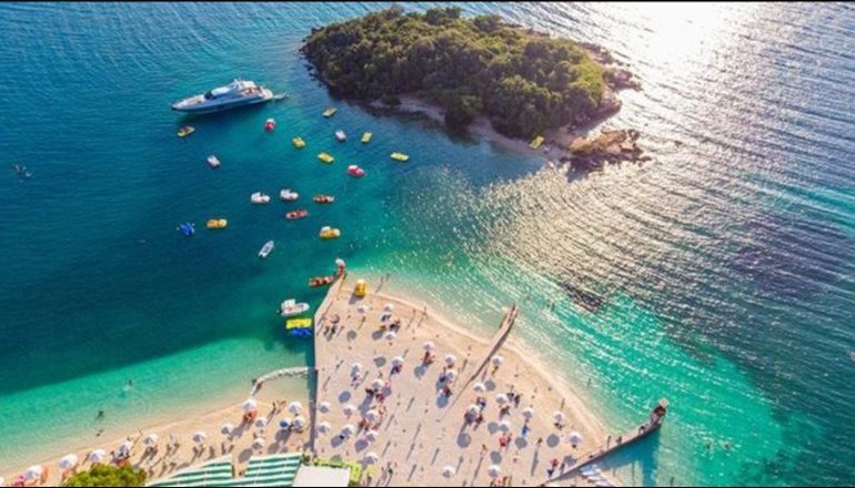 NË PRAG TË SEZONIT TURISTIK/ “Catalunya Press”: Shqipëria – plazhet ‘parajsë’ me kosto të ulët dhe trashëgimia historike
