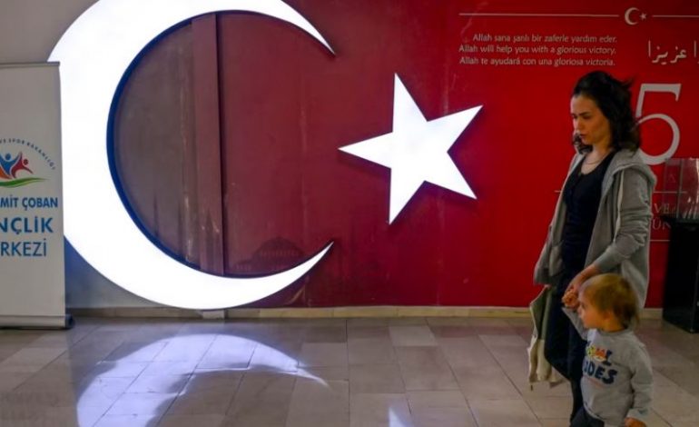 ZGJEDHJET LOKALE NË TURQI/ Provë për presidentin Erdogan dhe opozitën