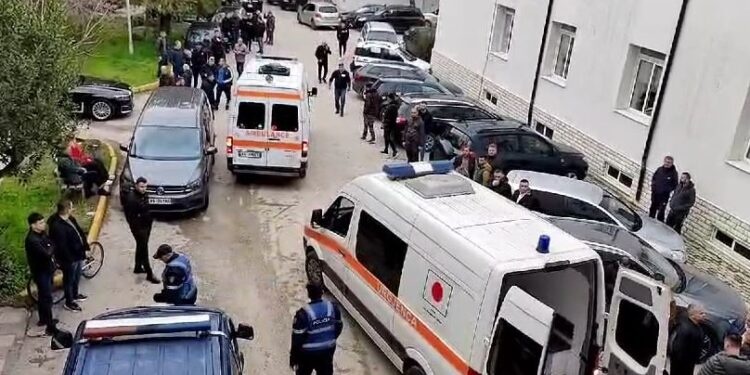 E TRISHTË/ Rëndohet bilanci i viktimave të shpërthimit në Lushnjë, pas Landi Verçanit humb jetën dhe i biri 20 vjeçar