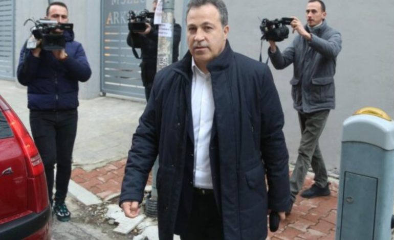 MBI DY ORË NË SPAK/ Niko Peleshi del nga Prokuroria e Posaçme, çfarë deklaroi