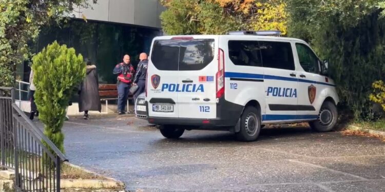 DETAJET E PARA/ Atentat në Lezhë, qëllohet brenda makinës një person