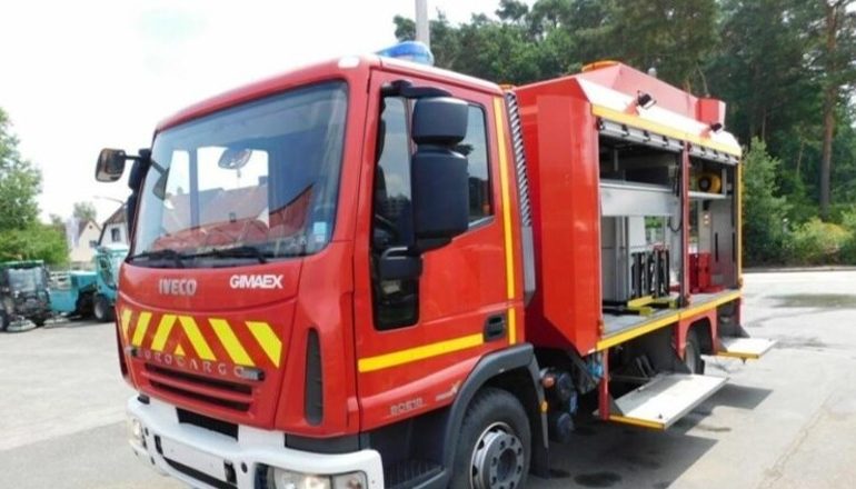 ÇFARË NDODHI? Digjen dy automjete, policia në vendngjarje