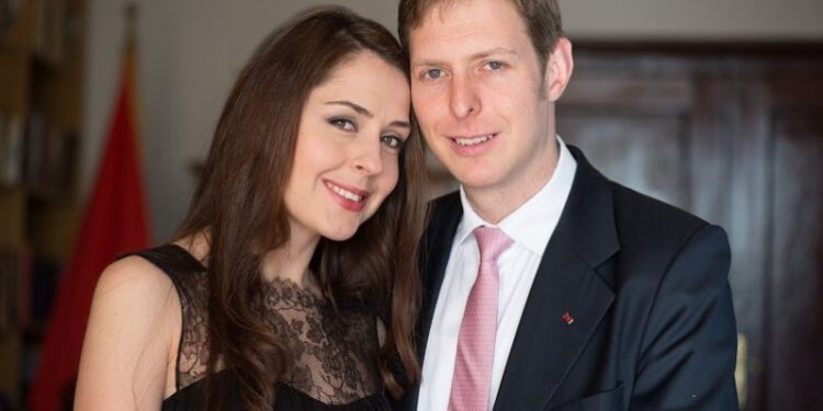 “JAM VETËMBROJTUR”/ Elia Zaharia hedh poshtë deklaratën e princit: U bë i dhunshëm, më kapi dhe…