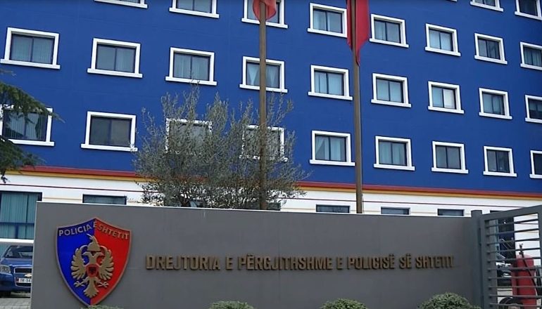 ALARMOHEN PRINDËRIT/ 20-vjeçarja largohet nga banesa në Tiranë, edhe e mitura i ikën nënës në Shkodër