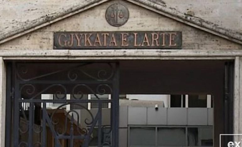 “21-JANARI I KALON SPAK”/ Gjykata e Lartë pranon kërkesën e familjarëve të Aleks Nikës