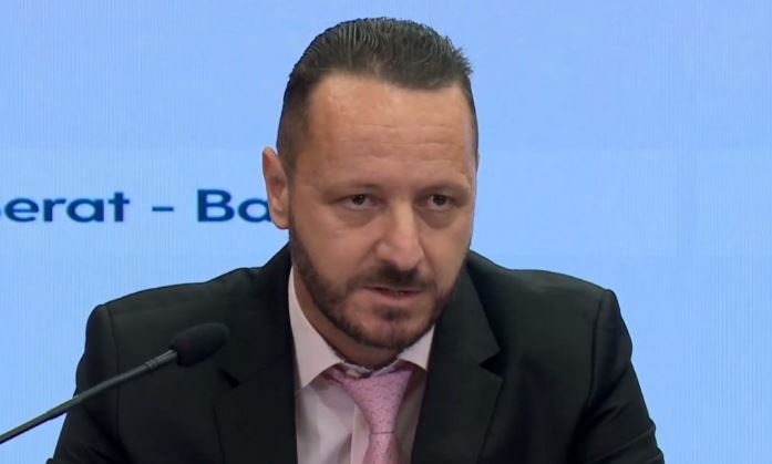 “I KAM BËRË VETË”/ Kreut të ARRSH-së, i gjenden piktura me vlerë mijëra euro dhe një shumë parash në banesë