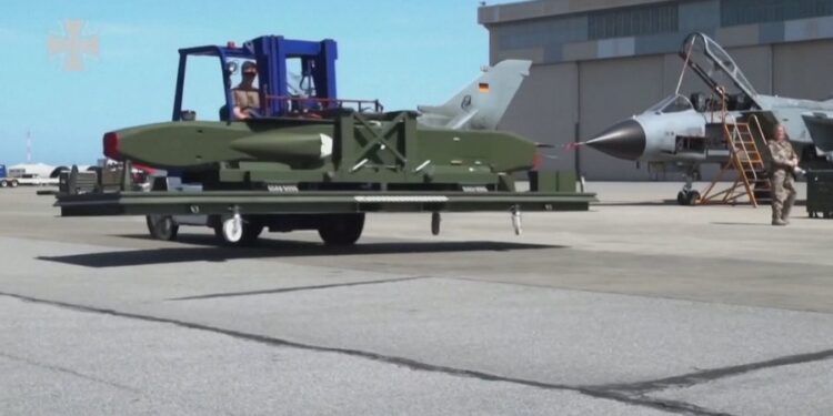 “NUK E KALOJ VIJËN”/ Olaf Scholz kundërshton dërgimin e raketave “Taurus’ në Ukrainë