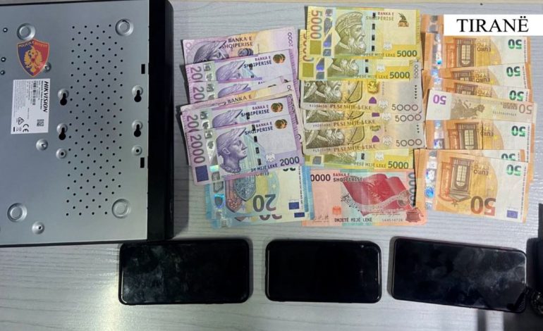 PROSTITUCION NË QENDRËN E MASAZHIT NË TIRANË/ Arrestohet 31-vjeçarja, shpallet në kërkim bashkëpunëtori