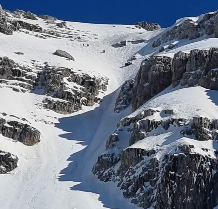 TRAGJIKE/ Alpinistja kroate bie nga lartësia në Majën e Jezercës dhe humb jetën
