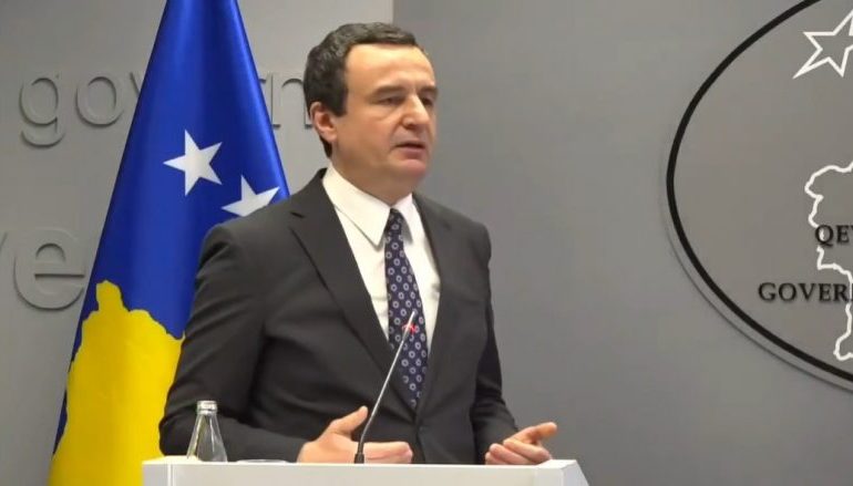 LUFTA E KOSOVËS/ Kurti: Po bëhen përgatitje që të akuzohet Serbia për krime lufte dhe gjenocid