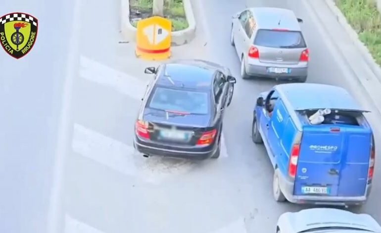 POLICIA ME DORË TË HEKURT/ Mesatarisht mbi 1400 gjoba në ditë ndaj drejtuesve të automjeteve në Tiranë