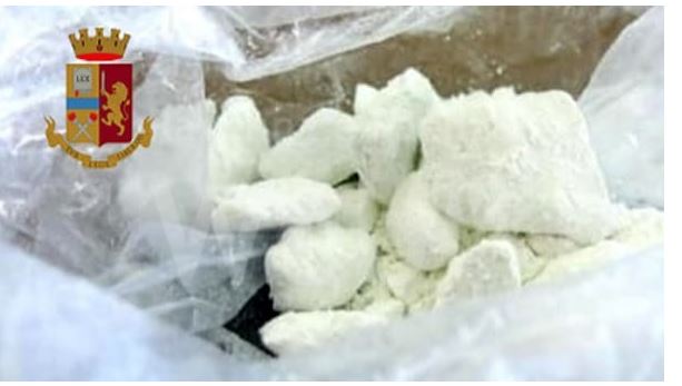 PUNONTE EDHE BOJAXHI/ Shqiptari kapet me kokainë me vlerë 3 milionë euro