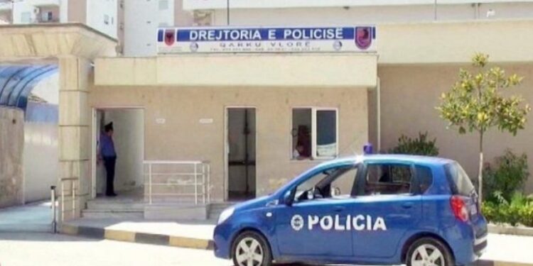 ÇFARË NDODHI NË VLORË? 20-vjeçari konfliktohet me efektivin, shoqërohen të dy në Komisariat