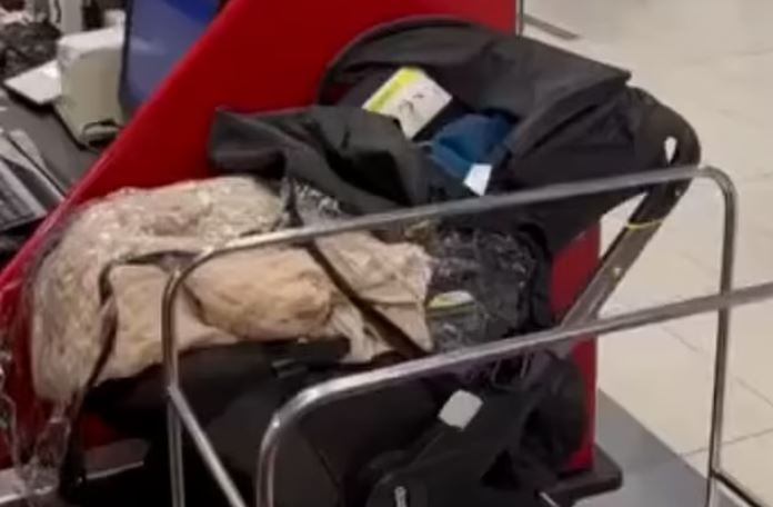NUK KISHIN BILETË/ Çifti braktis foshnjën në tavolinën e kontrollit të aeroportit për të… (VIDEO)