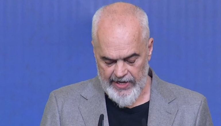 MUAJI I RAMAZANIT/ Rama shtron darkën e iftarit: Na bën bashkë ndjesia e përkatësisë së diçkaje të njëjtë